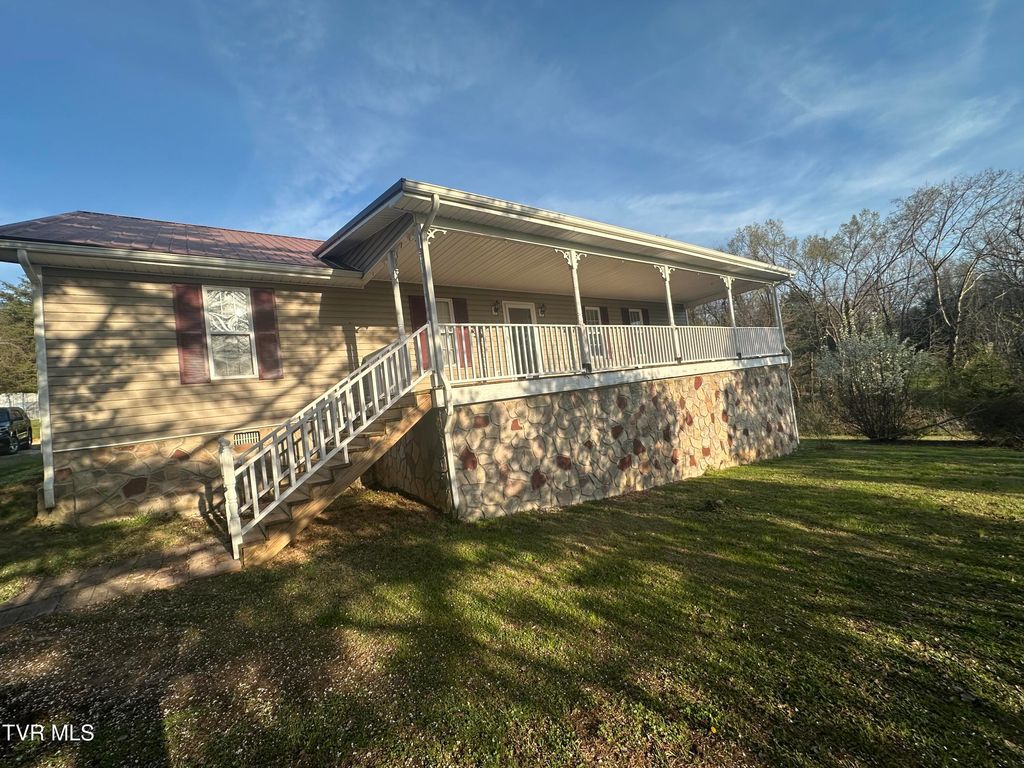 384 Bridgefield Way, Newport, TN 37821