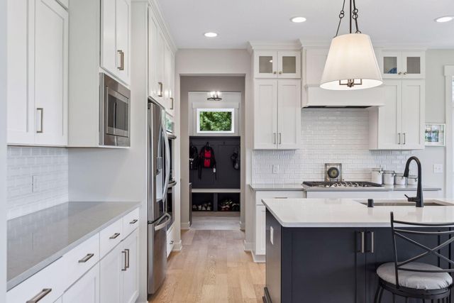4867 Sonoma Court, Woodbury, MN 55129