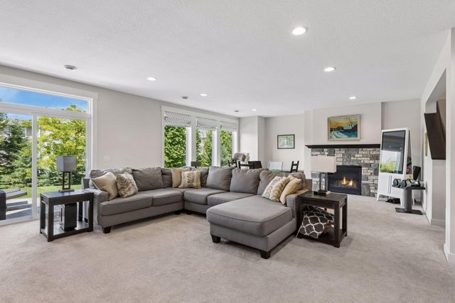 4867 Sonoma Court, Woodbury, MN 55129