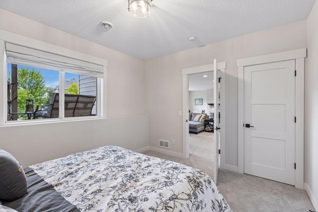 4867 Sonoma Court, Woodbury, MN 55129