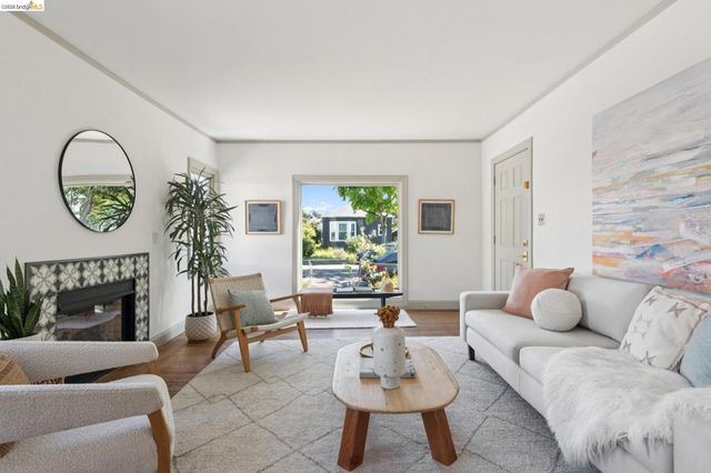 1229 Hopkins St, Berkeley, CA 94702