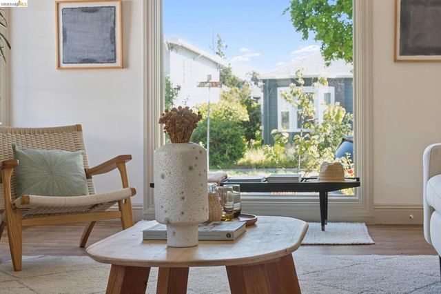 1229 Hopkins St, Berkeley, CA 94702