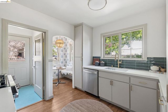 1229 Hopkins St, Berkeley, CA 94702