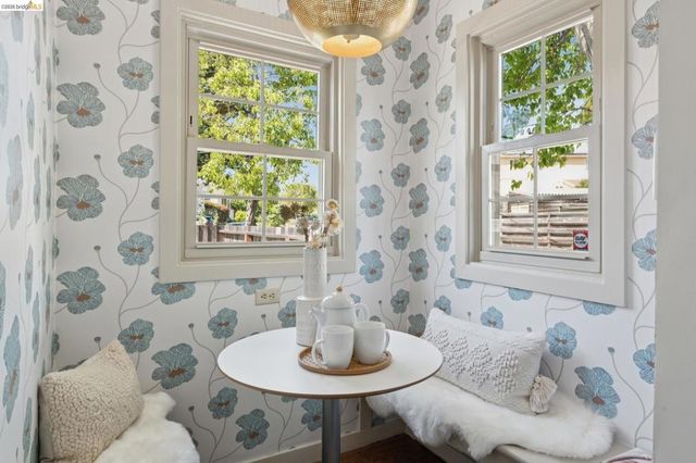 1229 Hopkins St, Berkeley, CA 94702