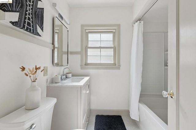 1229 Hopkins St, Berkeley, CA 94702