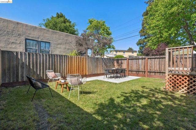 1229 Hopkins St, Berkeley, CA 94702
