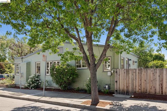 1229 Hopkins St, Berkeley, CA 94702