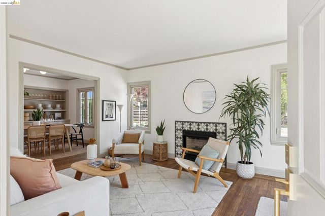 1229 Hopkins St, Berkeley, CA 94702