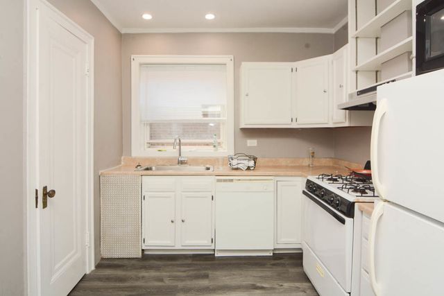 5516 N Kenmore Avenue 401, Chicago, IL 60640