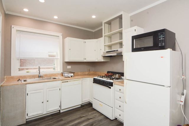 5516 N Kenmore Avenue 401, Chicago, IL 60640