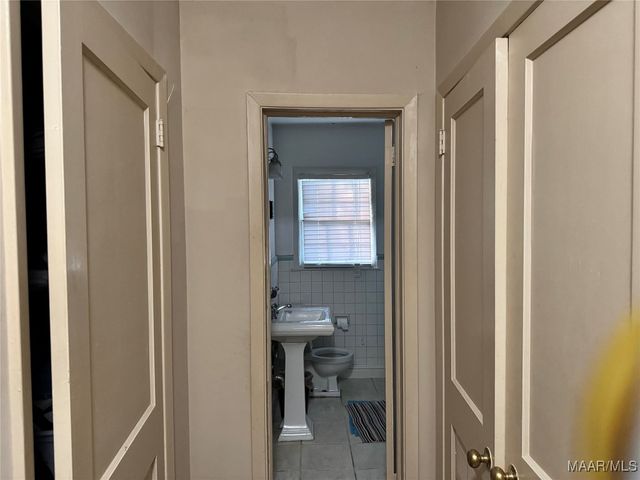 2652 FAIRMONT Road, Montgomery, AL 36111