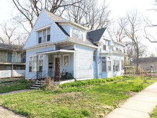 210 S Grove Street, Urbana, IL 61802