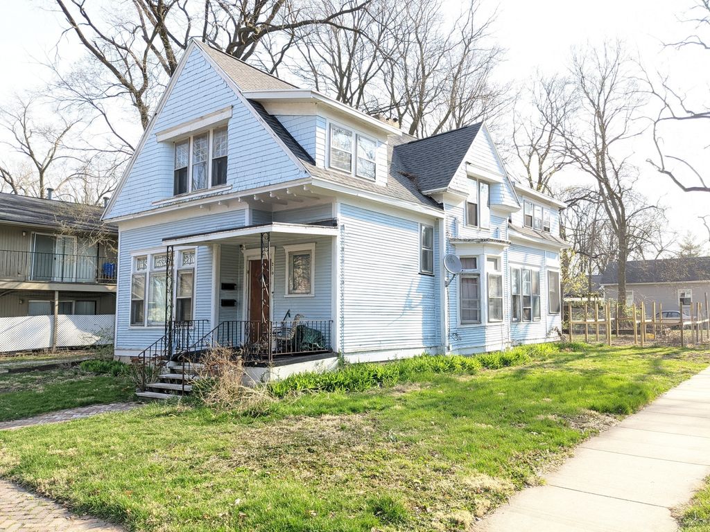 210 S Grove Street, Urbana, IL 61802