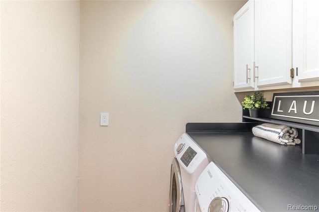 4587 N 5th Street, Luna Pier, MI 48157