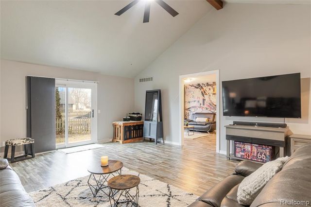 4587 N 5th Street, Luna Pier, MI 48157