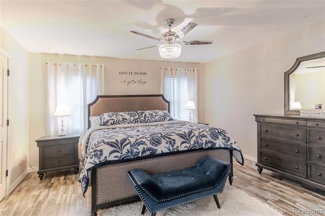 4587 N 5th Street, Luna Pier, MI 48157