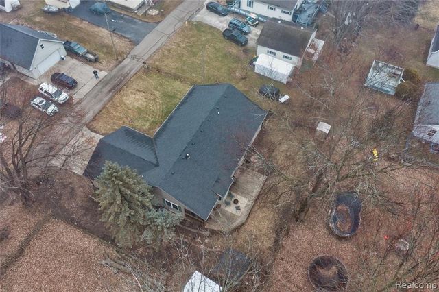 4587 N 5th Street, Luna Pier, MI 48157