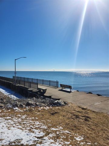 4587 N 5th Street, Luna Pier, MI 48157