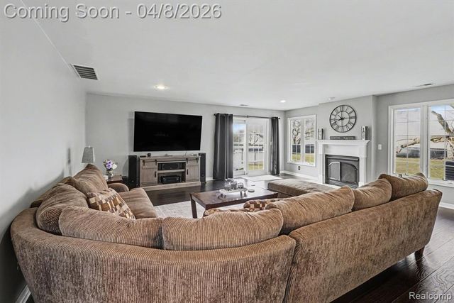 6399 Eastlawn Avenue, Clawson, MI 48346