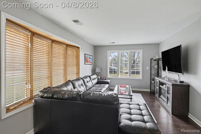 6399 Eastlawn Avenue, Clawson, MI 48346