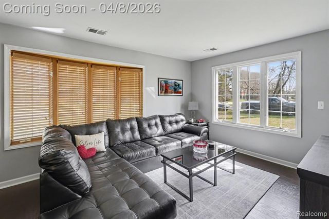 6399 Eastlawn Avenue, Clawson, MI 48346