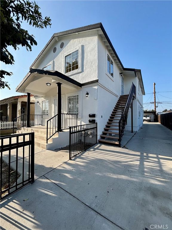 Image 1 of property listing at 227 229 E 81st, Los Angeles, CA 90003