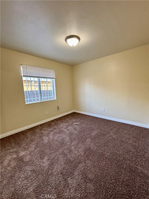 Image 13 of property listing at 227 229 E 81st, Los Angeles, CA 90003