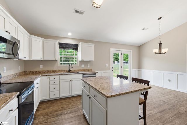 285 Metric Road, Laurens, SC 29630