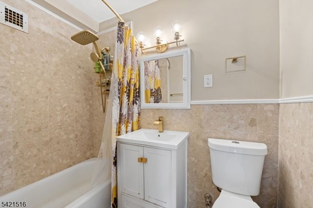 285 Aycrigg Ave 11G, Passaic City, NJ 07055