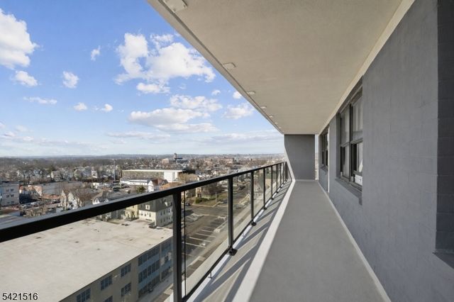 285 Aycrigg Ave 11G, Passaic City, NJ 07055