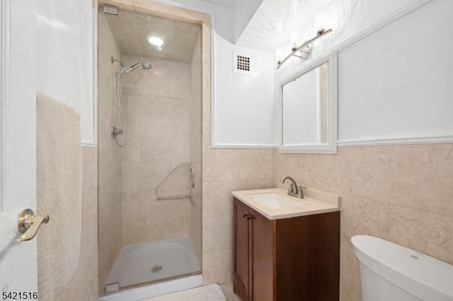 285 Aycrigg Ave 11G, Passaic City, NJ 07055