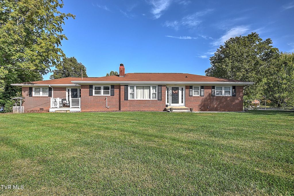 464 Jonesboro Road, Piney Flats, TN 37686