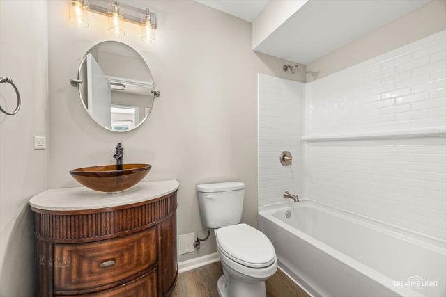 7323 Blackburn Avenue 203, Downers Grove, IL 60516