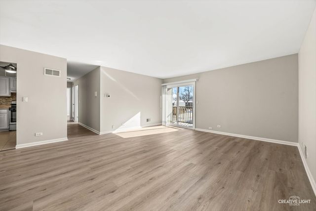 7323 Blackburn Avenue 203, Downers Grove, IL 60516