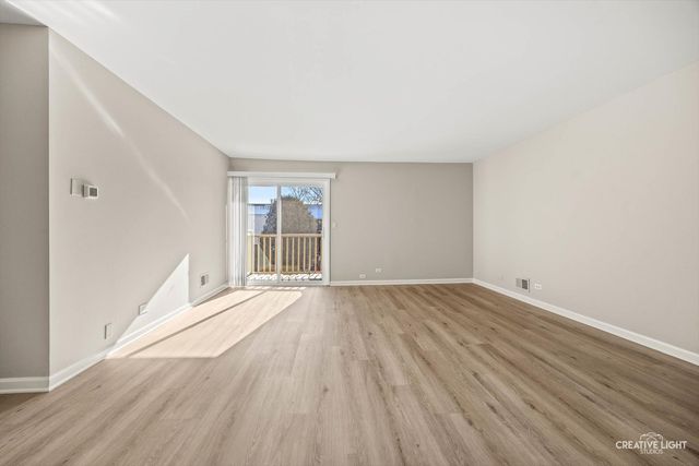 7323 Blackburn Avenue 203, Downers Grove, IL 60516