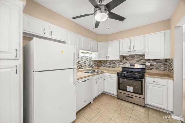 7323 Blackburn Avenue 203, Downers Grove, IL 60516