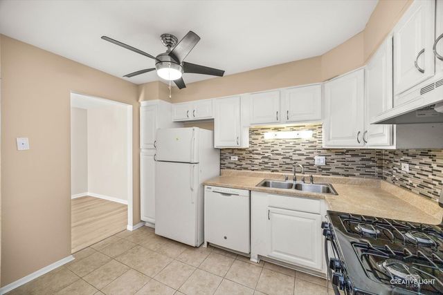 7323 Blackburn Avenue 203, Downers Grove, IL 60516