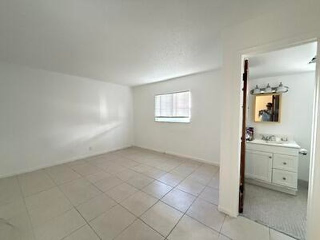 187 Stratford N 187, West Palm Beach, FL 33417
