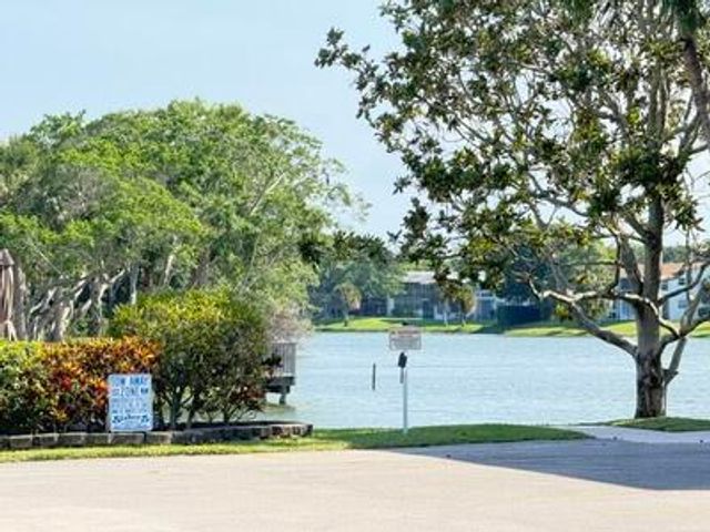 187 Stratford N 187, West Palm Beach, FL 33417