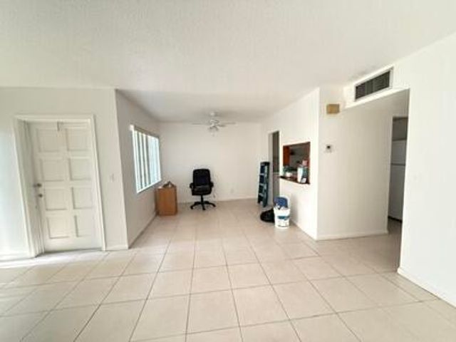 187 Stratford N 187, West Palm Beach, FL 33417