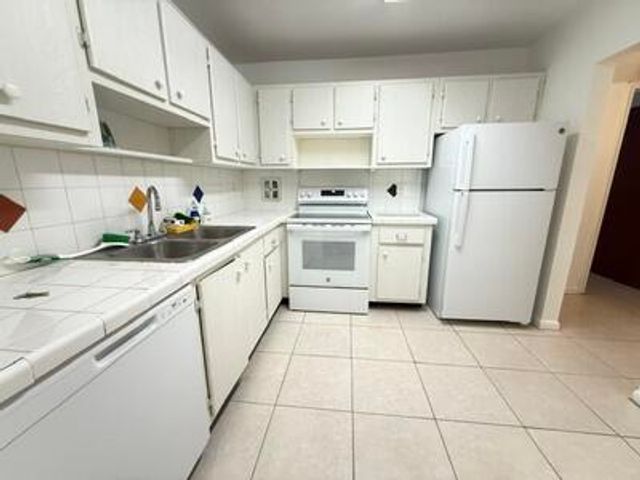 187 Stratford N 187, West Palm Beach, FL 33417
