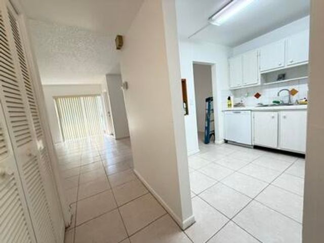 187 Stratford N 187, West Palm Beach, FL 33417