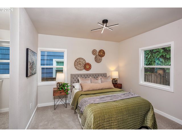 4512 Se CLINTON St Se, Portland, OR 97206