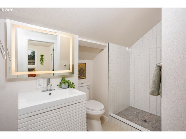 4512 Se CLINTON St Se, Portland, OR 97206