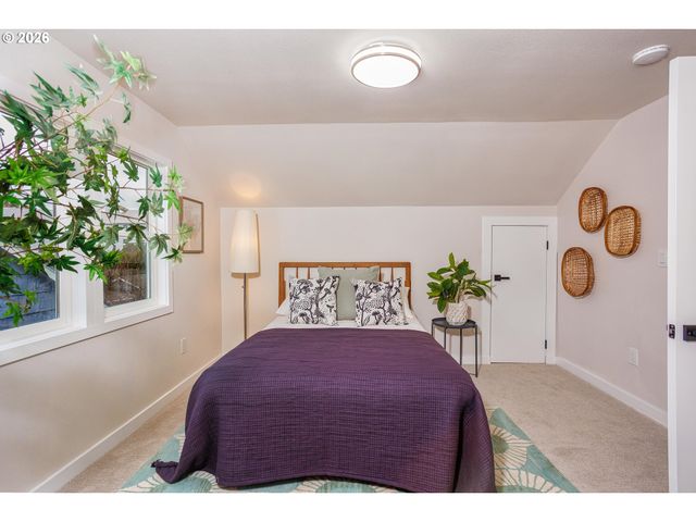 4512 Se CLINTON St Se, Portland, OR 97206