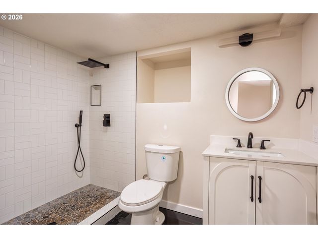 4512 Se CLINTON St Se, Portland, OR 97206