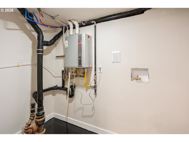 4512 Se CLINTON St Se, Portland, OR 97206