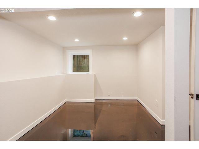 4512 Se CLINTON St Se, Portland, OR 97206