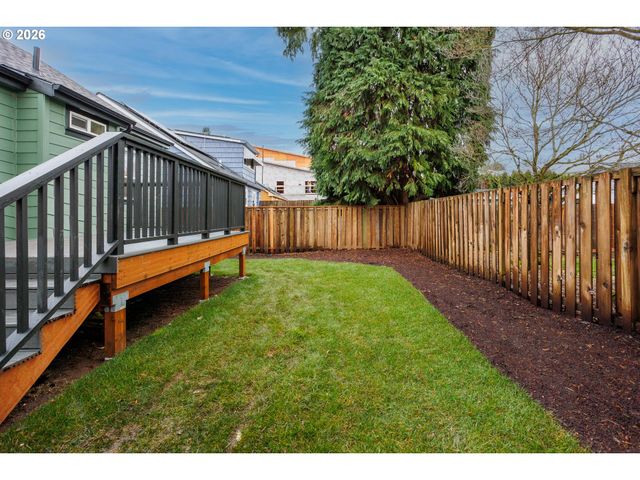 4512 Se CLINTON St Se, Portland, OR 97206