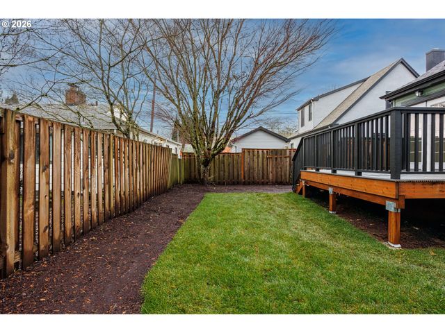 4512 Se CLINTON St Se, Portland, OR 97206